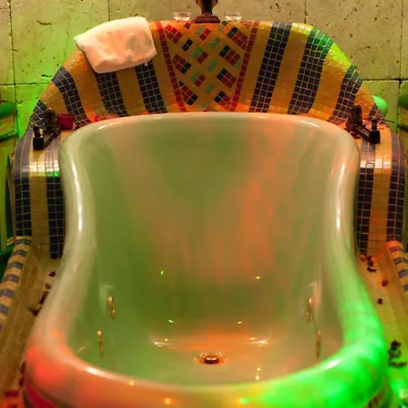 Amira Boutique Wellness &