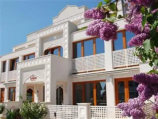 Amira Boutique Wellness &