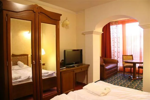 Amira Boutique Wellness & 3*