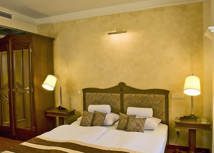 Amira Boutique Wellness &