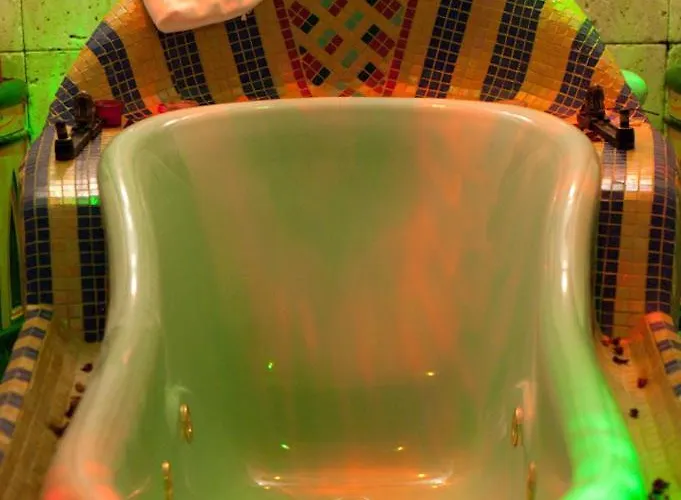 Amira Boutique Wellness &