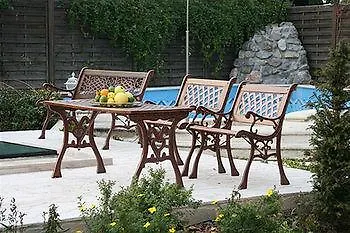 Amira Boutique Wellness &