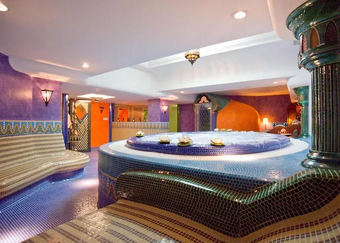 アミラ ブティック ウェルネス ＆ スパ 3*